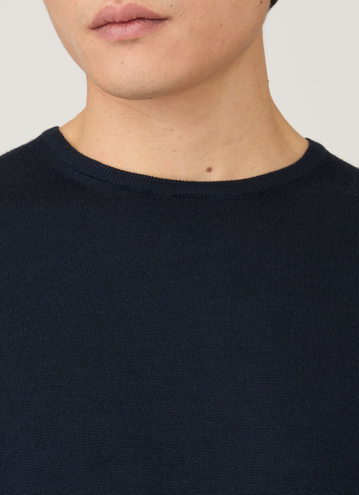 Men's Extra-Fine Merino Jumper in Navy
