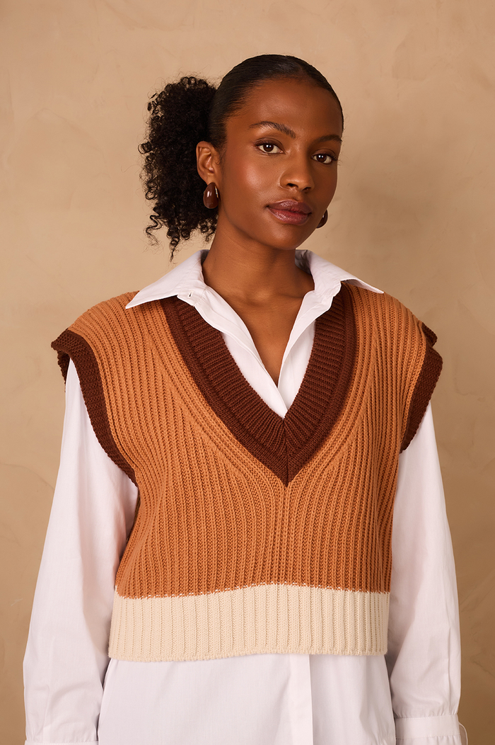 Beige V Neck Sleeveless Knit Vest_1
