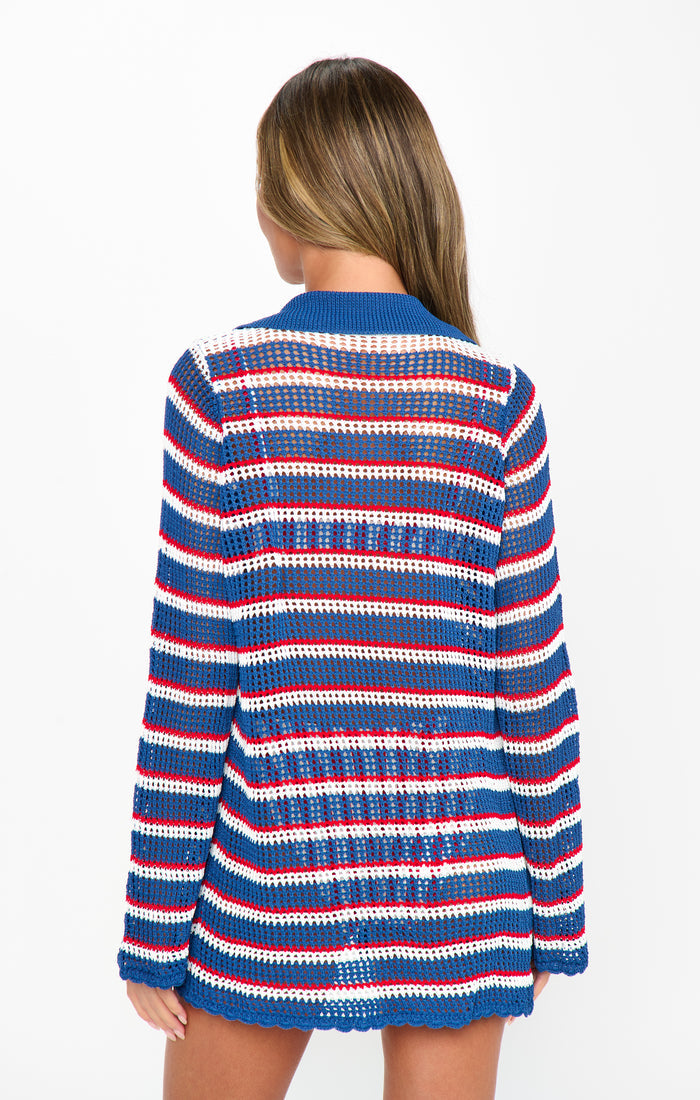 badge_model-wears-size-s