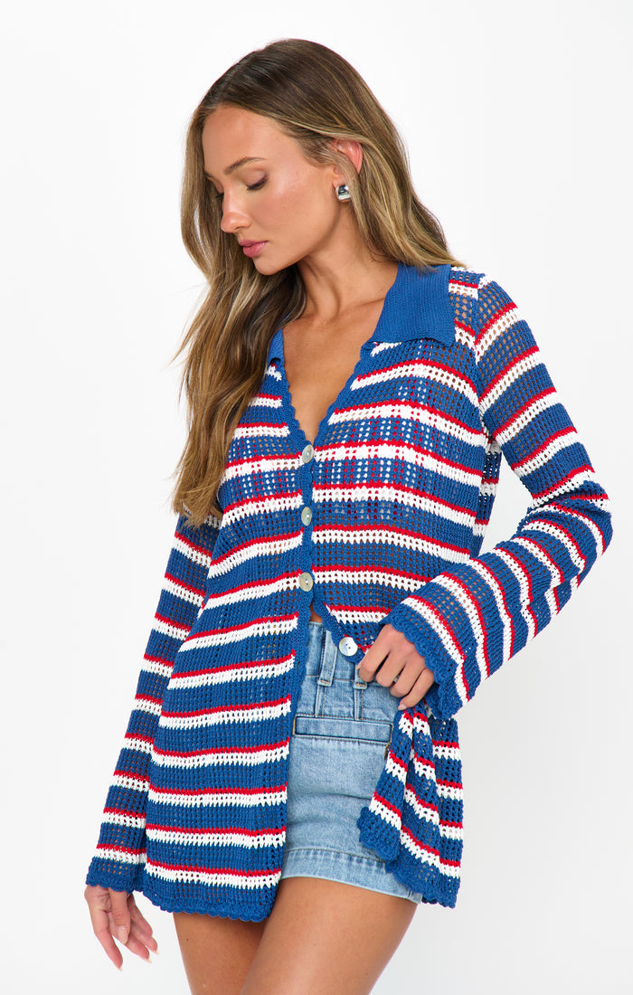 badge_model-wears-size-s