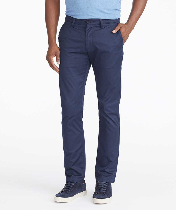 Model wearing a Navy Chino Pants
