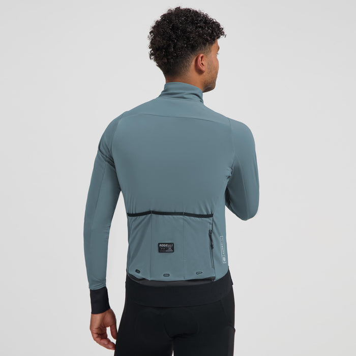 Rogelli Distance II fietsjack heren blauw gedragen achterkant.