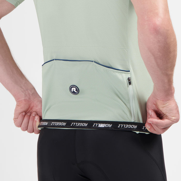 Detail van Rogelli Explore fietsshirt heren aqua grijs korte mouw achterkant.