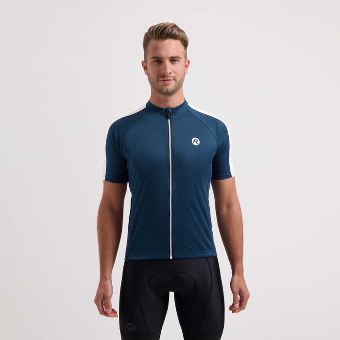 Rogelli Explore fietsshirt heren blauw korte mouw gedragen voorkant.