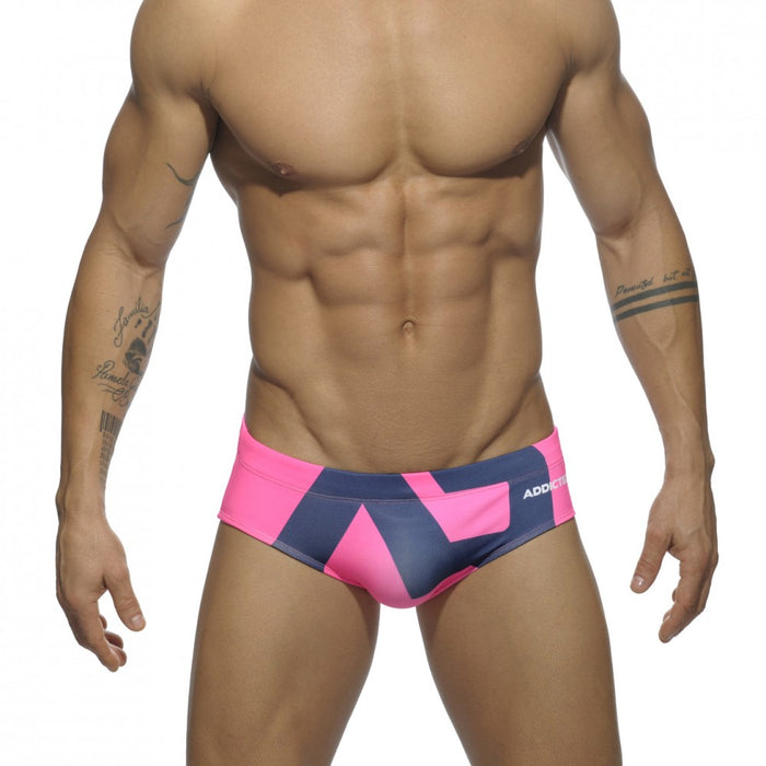 EXTRA-LARGE LOGO BRIEF