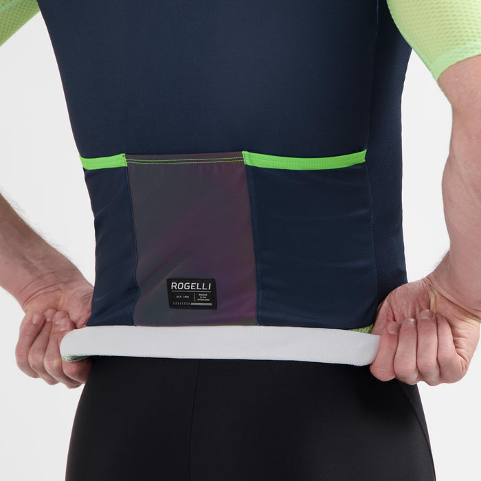 Detail van Rogelli Fast fietsshirt heren blauw korte mouw achterkant.