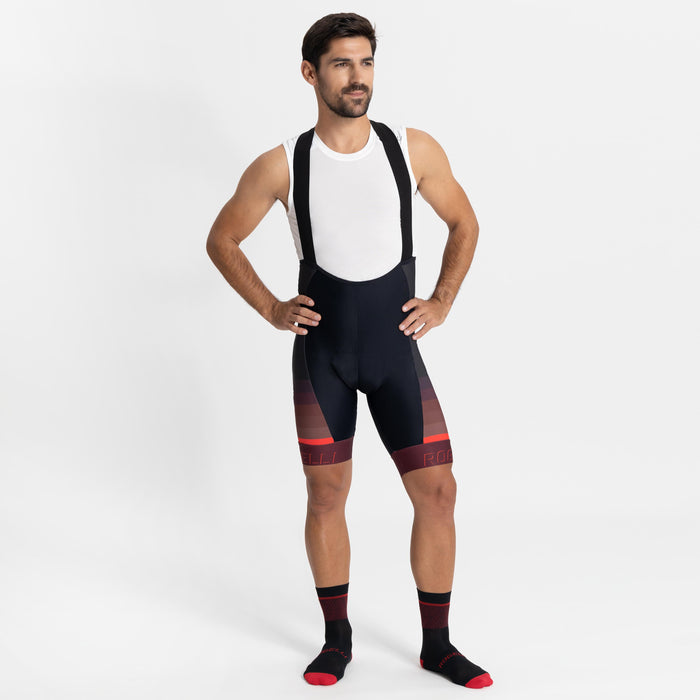 Rogelli Hero II korte fietsbroek heren zwart en rood gedragen totaalshot