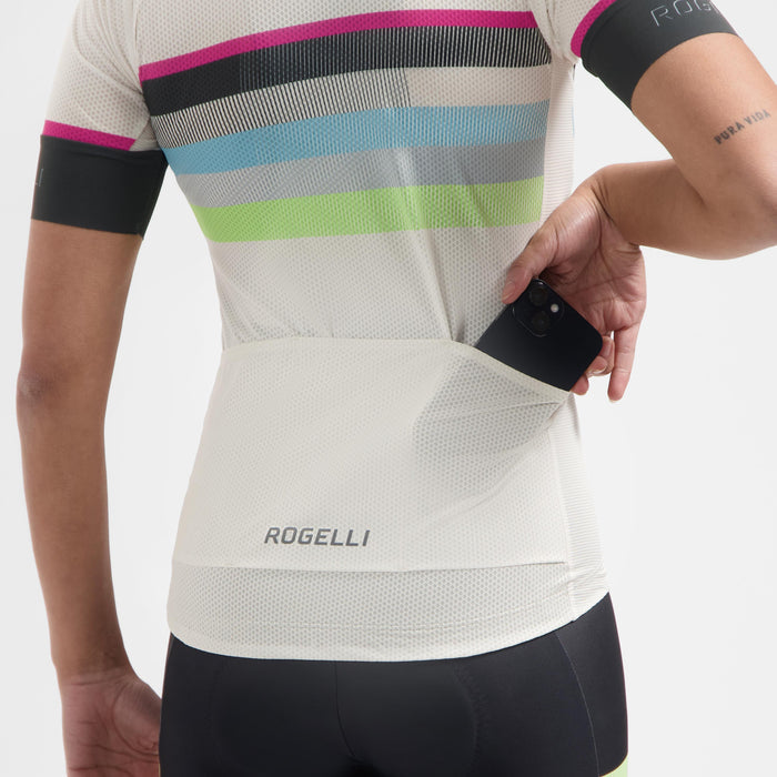 Detail van Rogelli Impress II fietsshirt dames zand korte mouw met achterzakken.