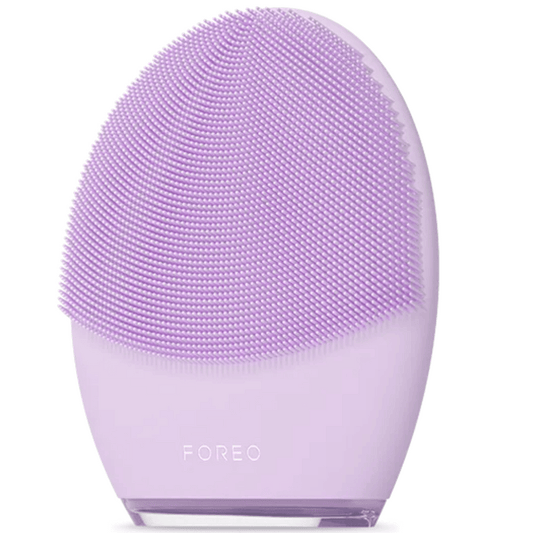 LUNA™ 4 | FOREO facial cleansing device in soft lavender with silicone bristles designed for gentle skincare and enhanced wellness routines.