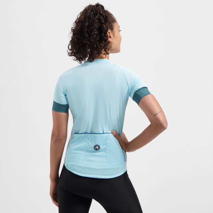 Rogelli Modesta fietsshirt dames lichtblauw korte mouw gedragen achterkant.