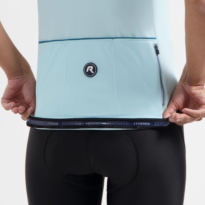 Detail van Rogelli Modesta fietsshirt dames lichtblauw korte mouw achterkant.