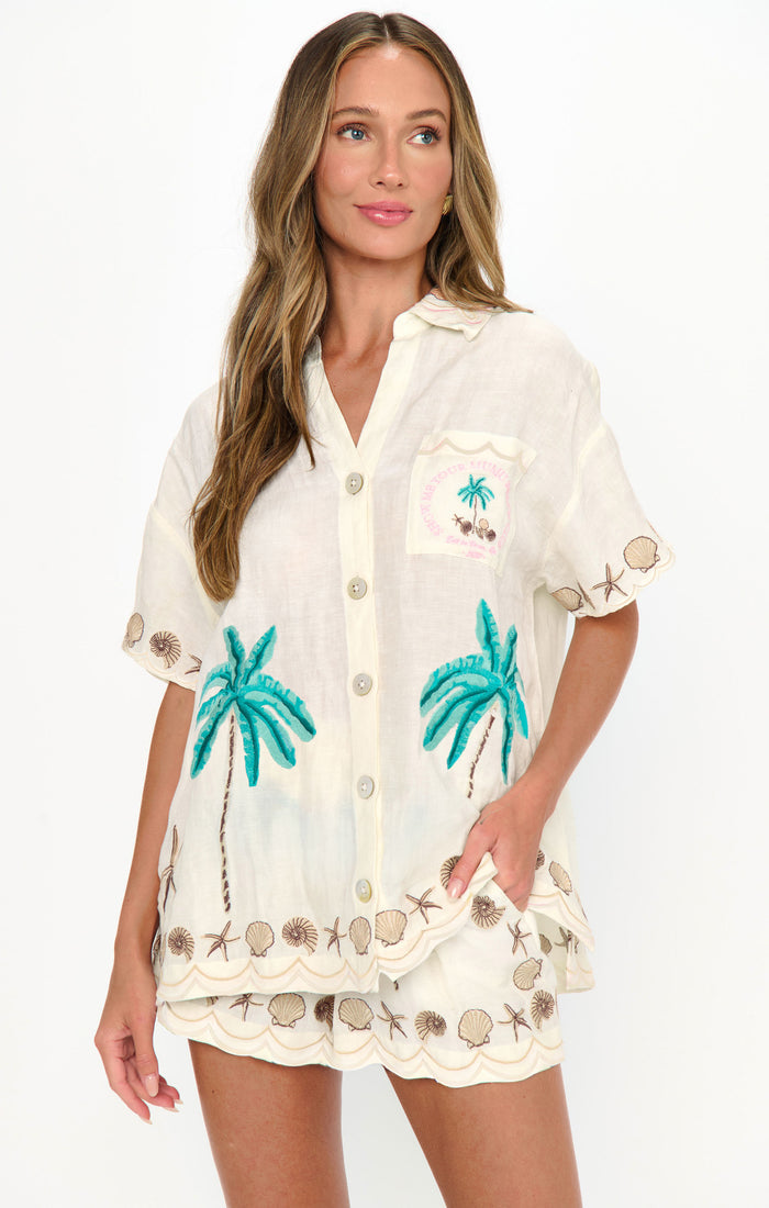badge_model-wears-size-s