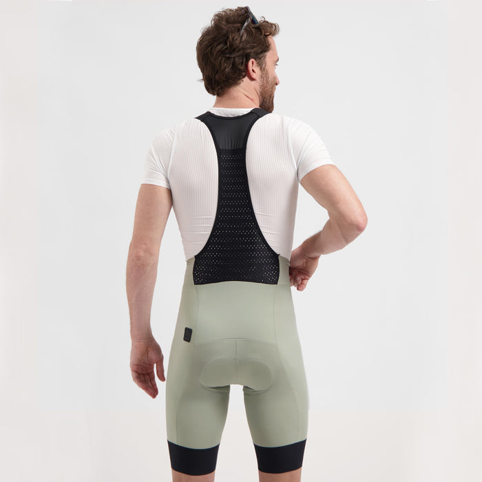 Rogelli Signature korte fietsbroek heren paguro gedragen achterkant.