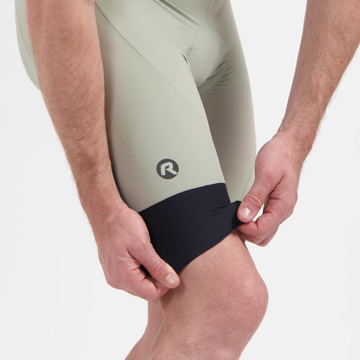 Detail van Rogelli Signature korte fietsbroek heren paguro broekspijp.