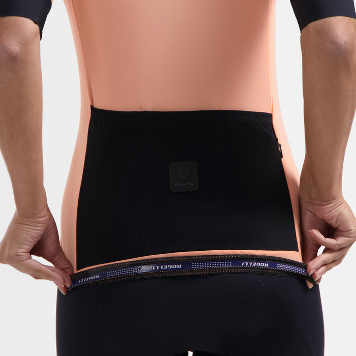 Detail van Rogelli Signature fietsshirt dames twin korte mouw achterkant.