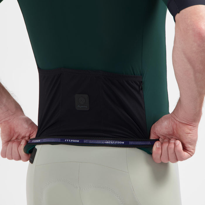 Detail van Rogelli Signature fietsshirt heren ranger korte mouw achterkant.