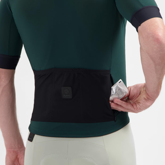 Detail van Rogelli Signature fietsshirt heren ranger korte mouw met achterzakken.