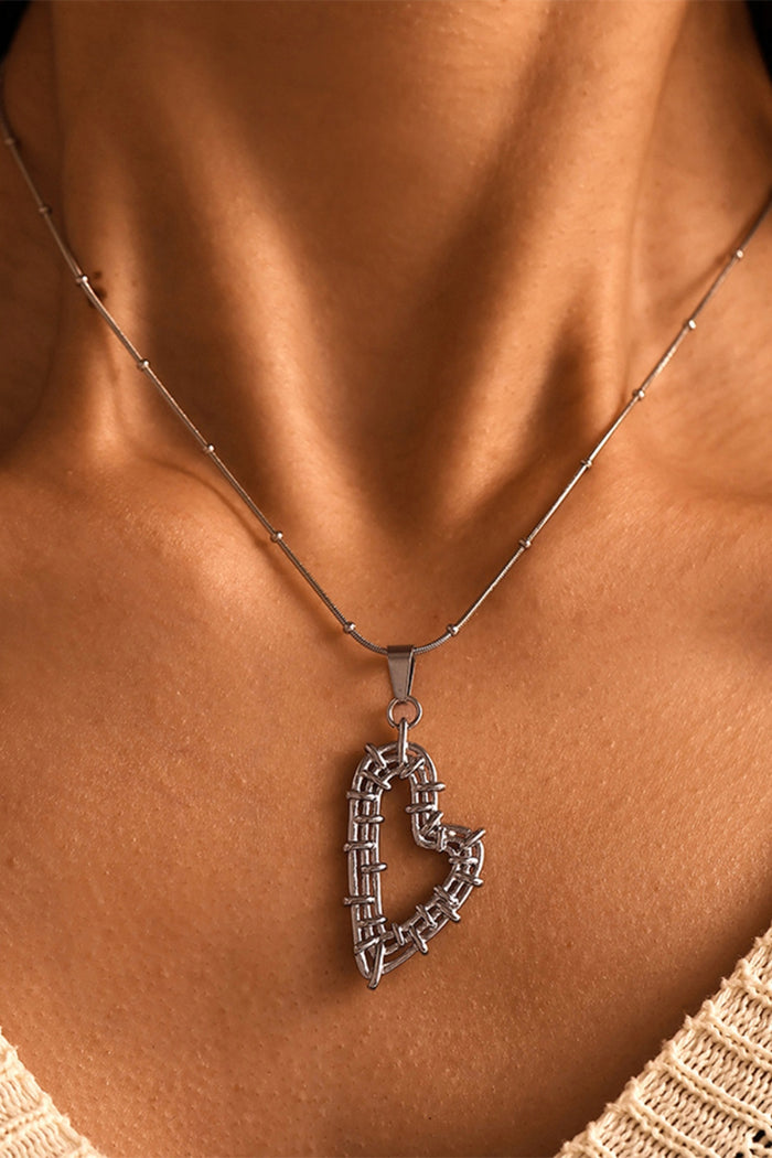 Trendsi stainless steel heart jewelry set necklace with intricate linked heart pendant on a delicate chain
