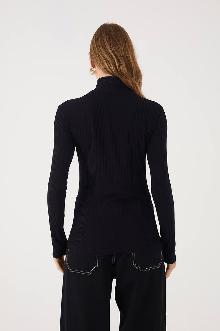 Turtleneck Blouse_6